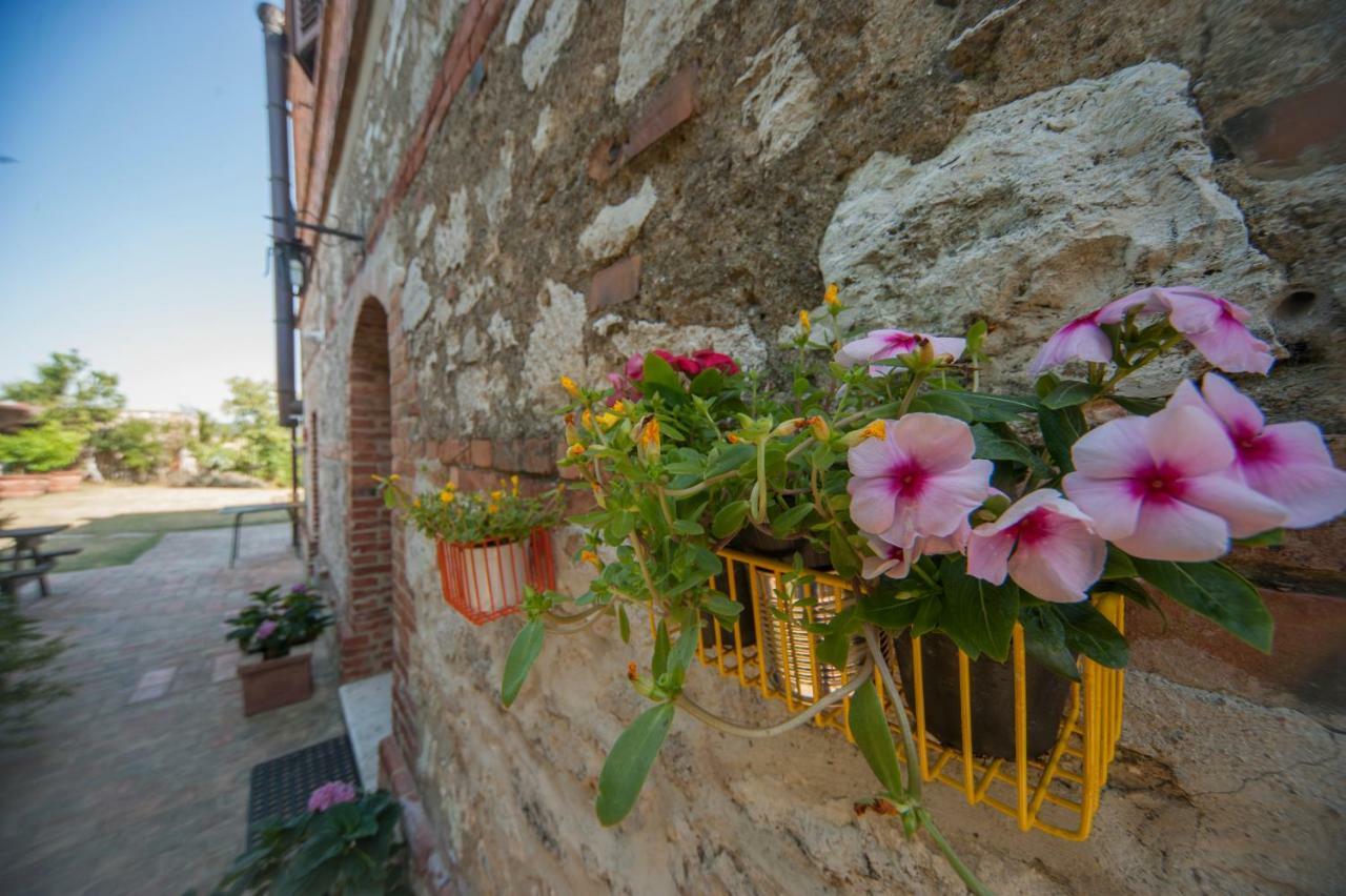 Agriturismo Podernuovo อัสเชียโน ภายนอก รูปภาพ